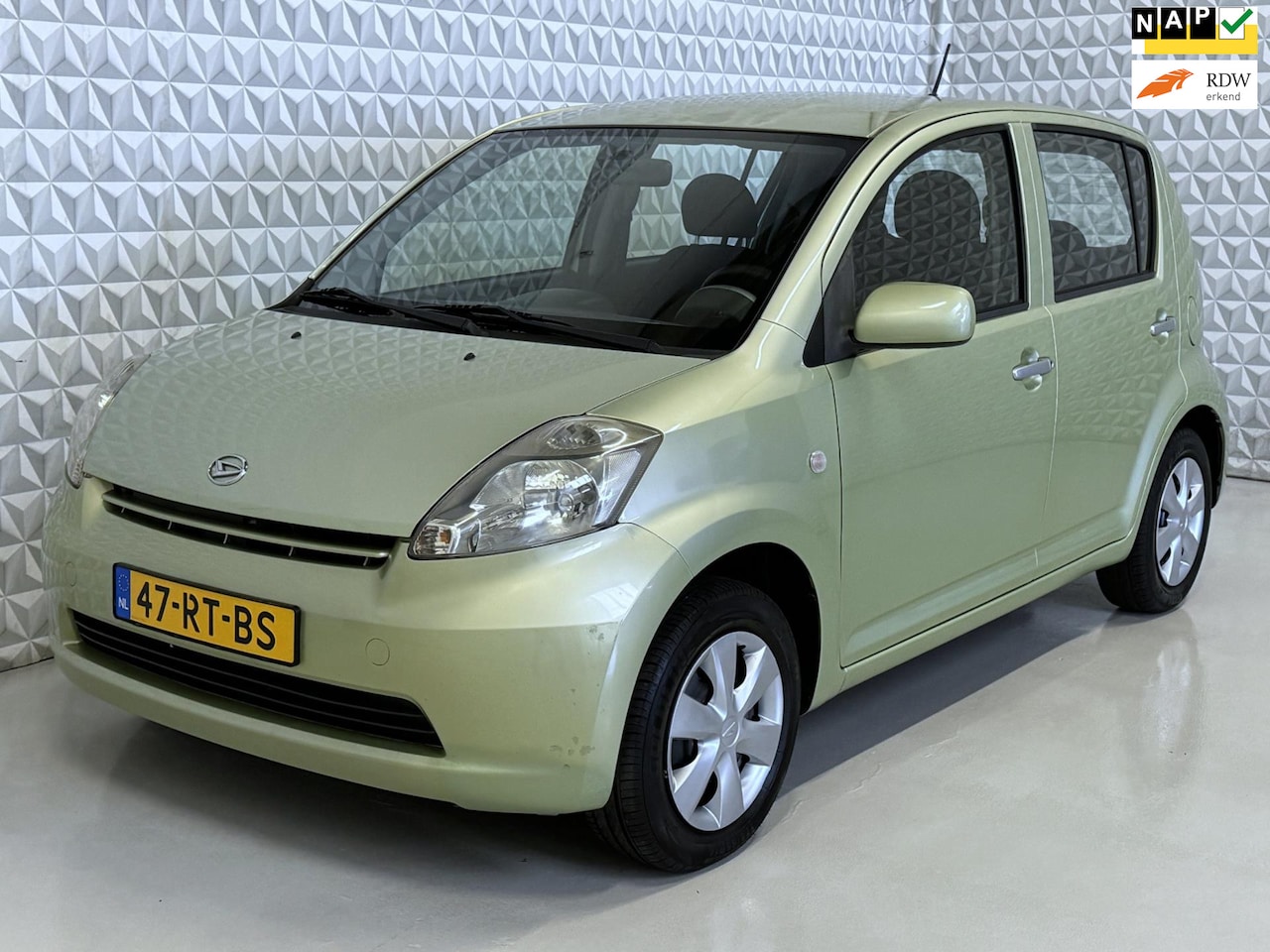 Daihatsu Sirion 2 - 1.3-16V Airco AUTOMAAT / 214.000km (2005) - AutoWereld.nl