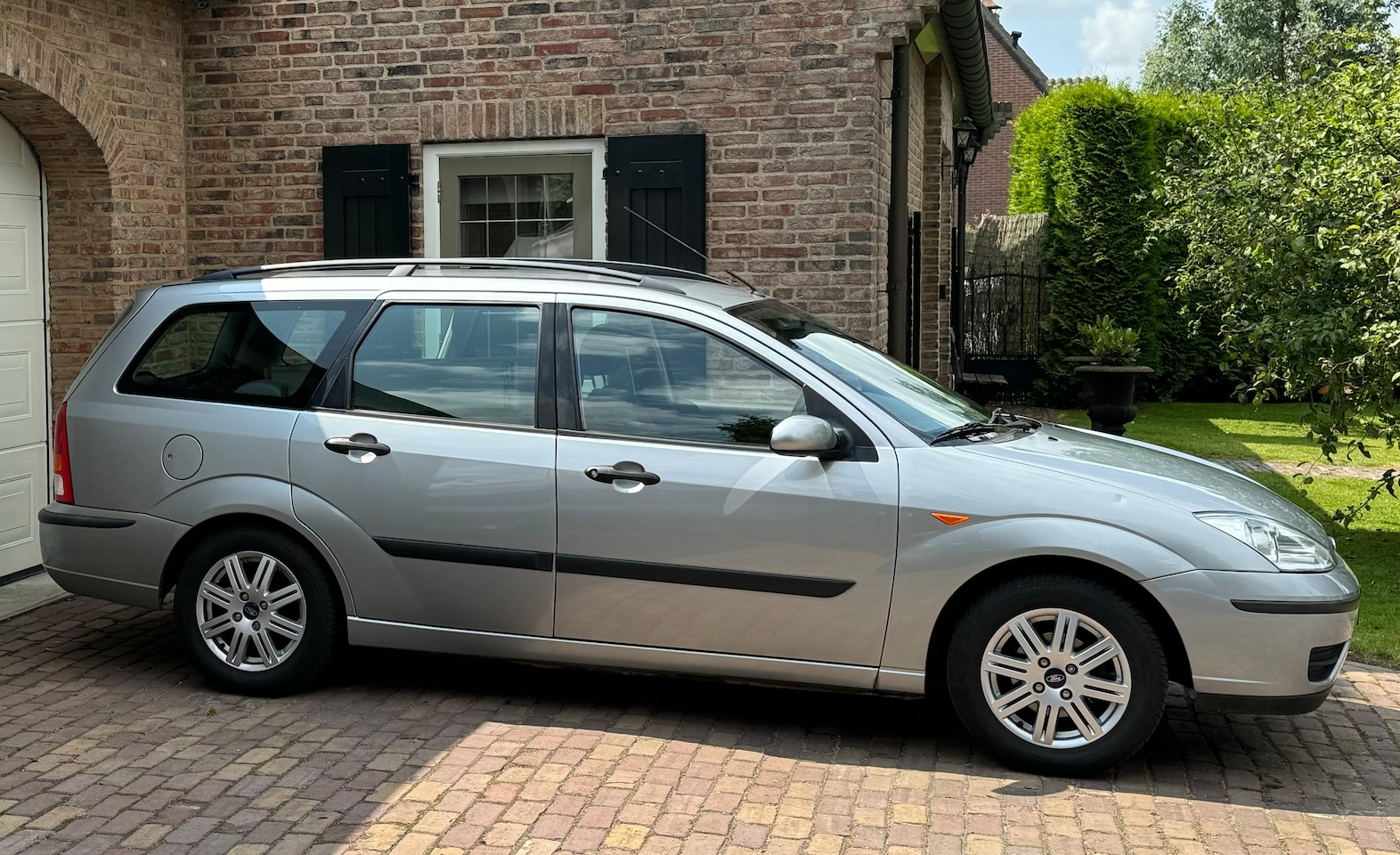 Ford Focus Wagon - 1.4-16V Cool Edition - AutoWereld.nl