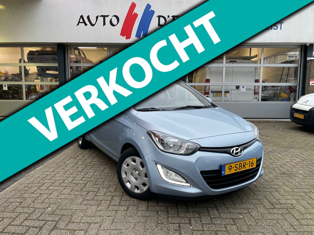 Hyundai i20 - 1.4i i-Motion Automaat Airco Led - AutoWereld.nl