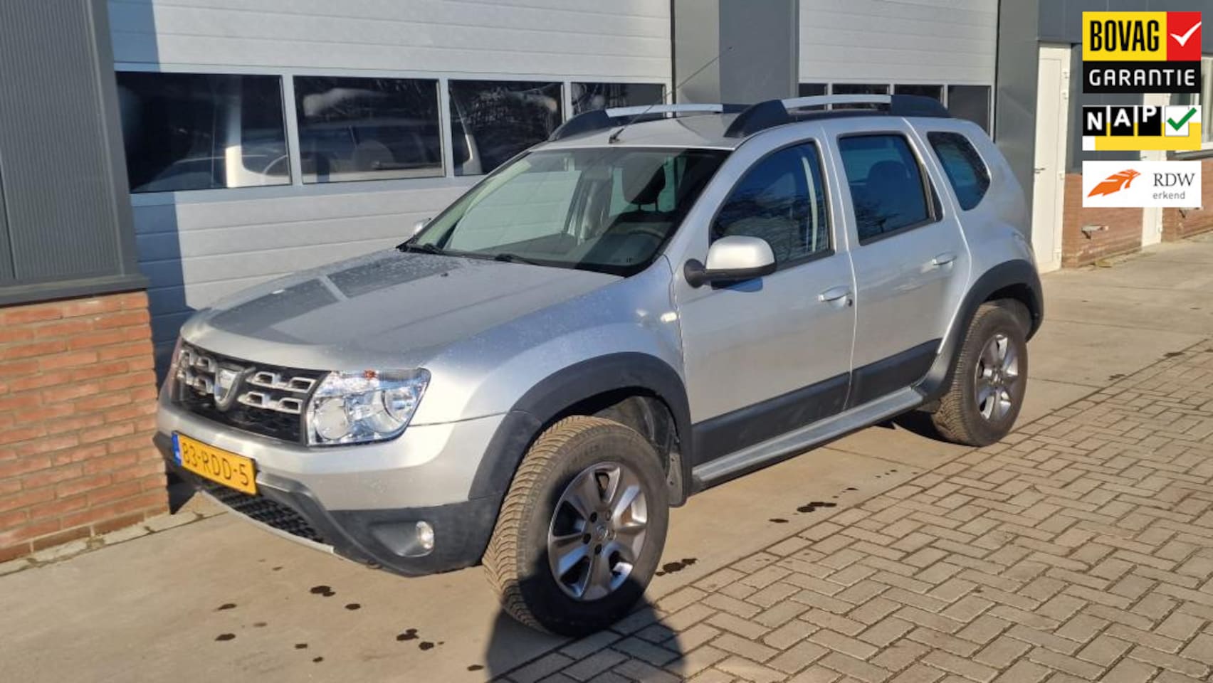 Dacia Duster - 1.6 Lauréate Trekhaak, incl. 12 mnd BOVAG GARANTIE! - AutoWereld.nl