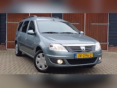 Dacia Logan MCV - 1.6-16V Lauréate, Nieuwe APK, Trekhaak, Ruime auto