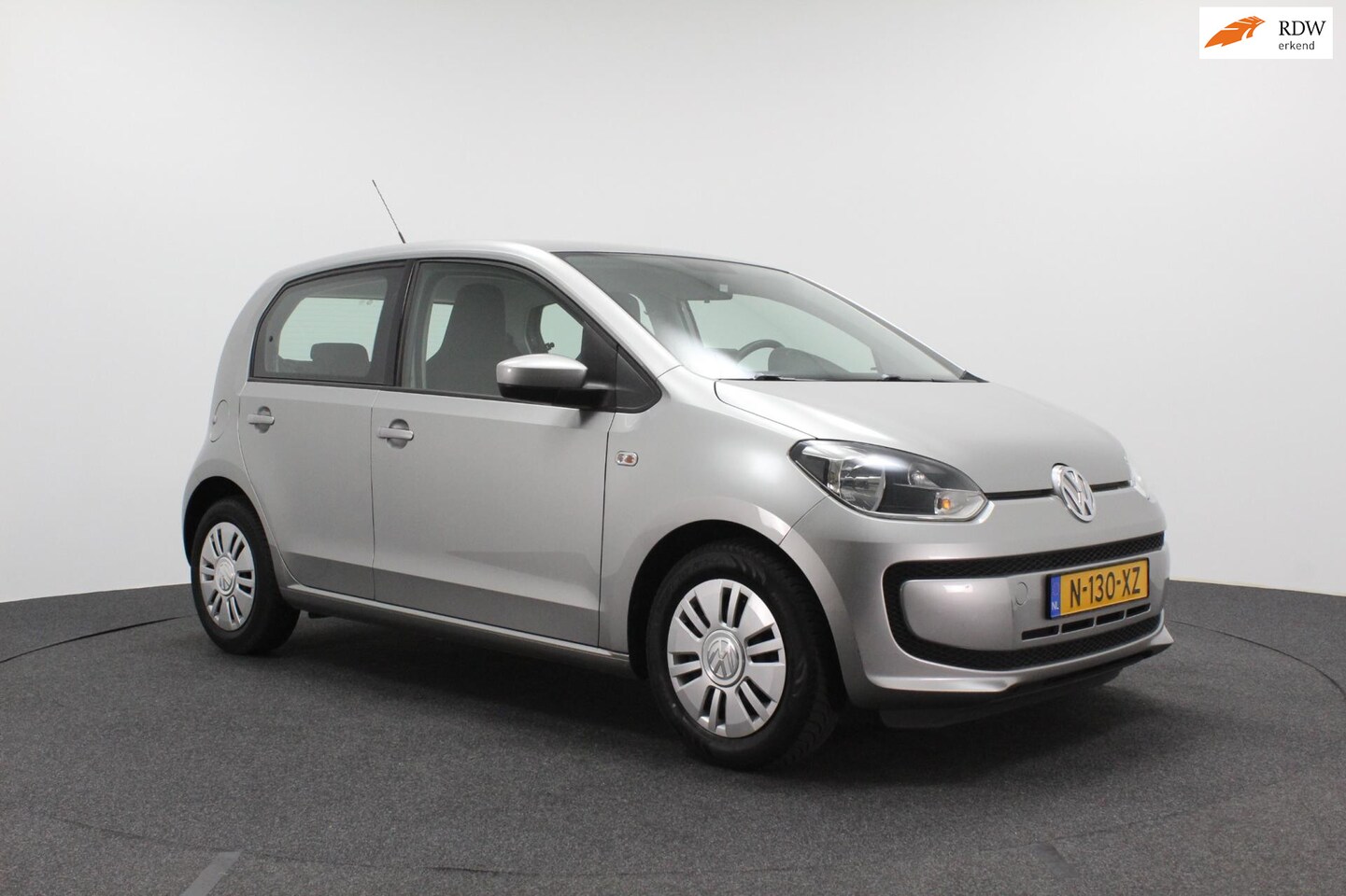 Volkswagen Up! - 1.0 high up! BlueMotion | Climate control | Goed onderhouden | Groot scherm - AutoWereld.nl