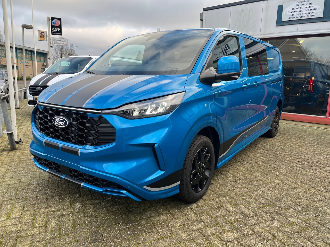 Ford Transit Custom - Sport DC 170 PK 320 L2 - AutoWereld.nl