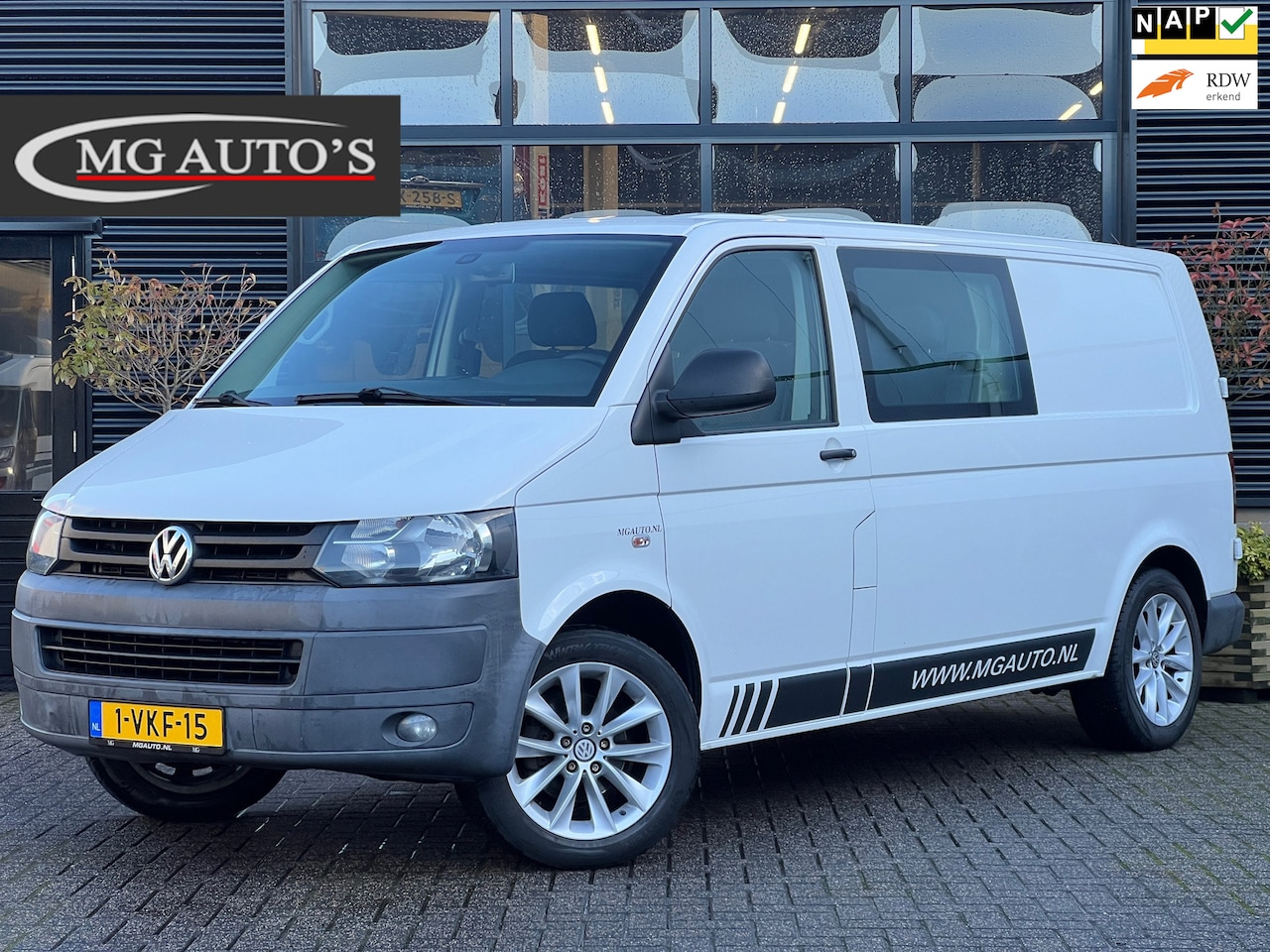 Volkswagen Transporter - 2.0 TDI L2H1 DC Comfortline | Dubbel Cabine | Volledig Onderhouden | Trekhaak | Cruise Con - AutoWereld.nl