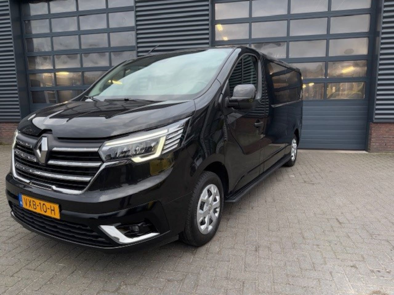 Renault Trafic - 2.0 dCi 130 T30 L2H1 Work Edition Apple-Carplay Pdc Airco Trekhaak - AutoWereld.nl