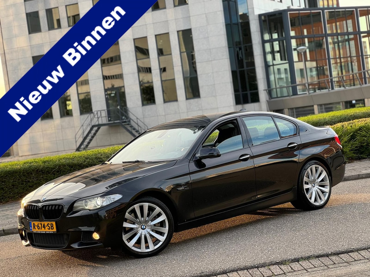 BMW M5 - 5-serie 550I 500PK+ High Executive Xenon/Navi/Pdc/Tv’s/Dvd/20”/Leder/AppelCa - AutoWereld.nl