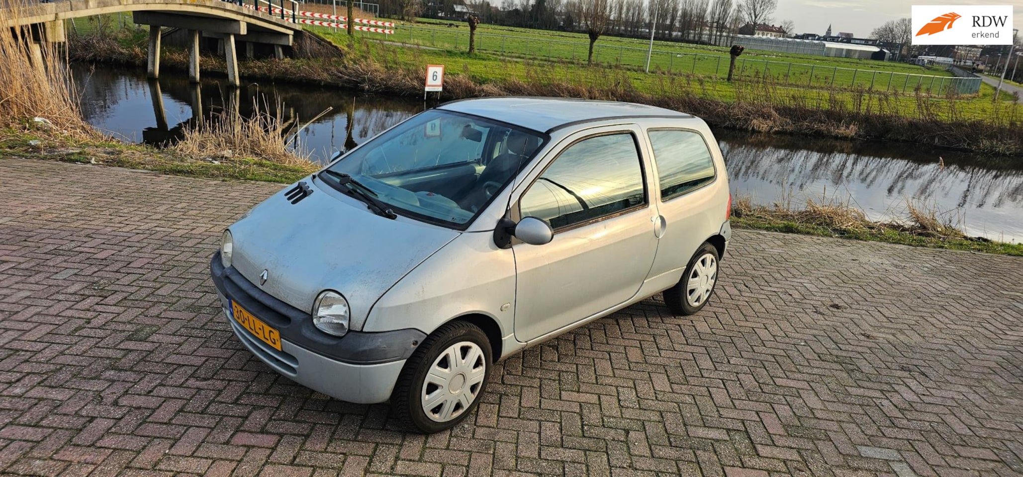 Renault Twingo - 1.2 Oase Quickshift 5 slechts 48.000km automaat - AutoWereld.nl