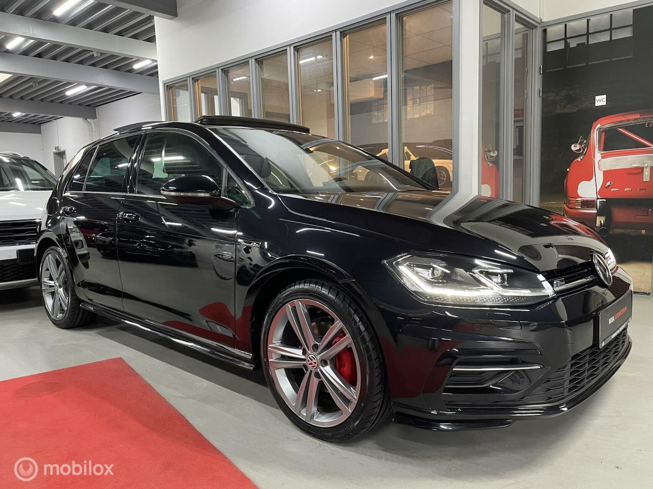 Volkswagen Golf - 1.5 TSI R Line 110 KW - AutoWereld.nl