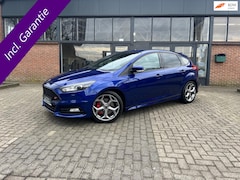 Ford Focus - 2.0 ST, Cruise control, Sync, Bi-xenon, Performance Blue