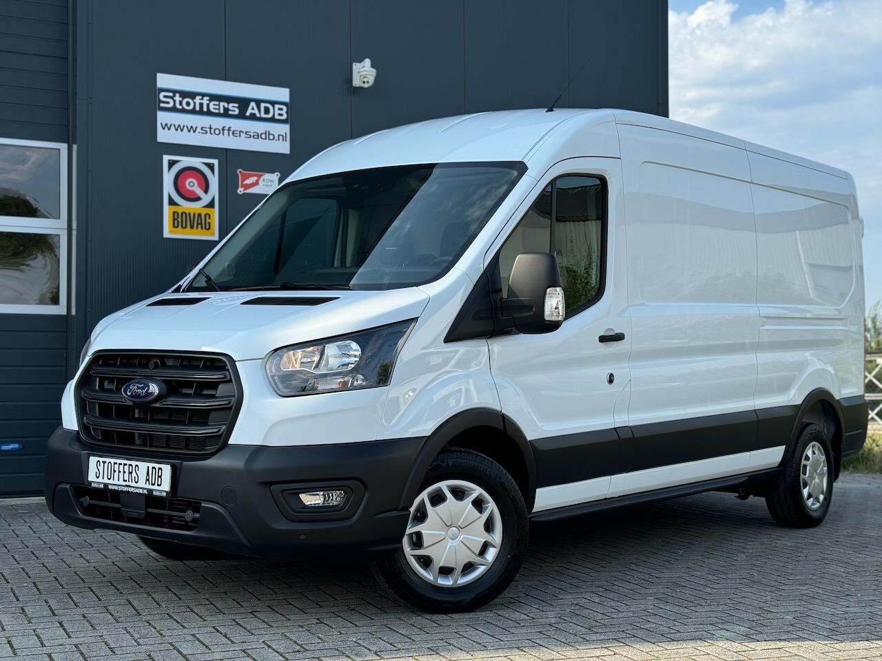 Ford Transit - 350 2.0 EcoBlue 130pk L3H2 Trend 2X NIEUW! | Camera | Cruise | DAB | Bluetooth | Laadruimp - AutoWereld.nl