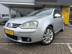 Volkswagen Golf - 1.6 FSI Comfortline | Xenon | Automaat | LMV | Alcantara | Trekhaak | Stoelverw |