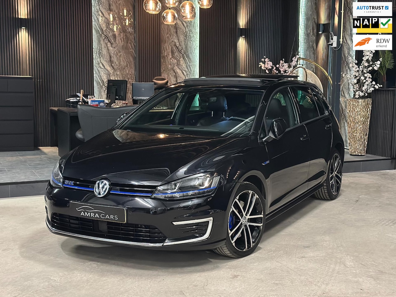 Volkswagen Golf - 1.4 TSI GTE|PANO|LEDER|FULL OPTION - AutoWereld.nl