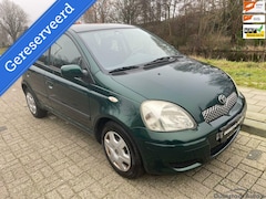 Toyota Yaris - 1.3 VVT-i Sol GERESERVEERD