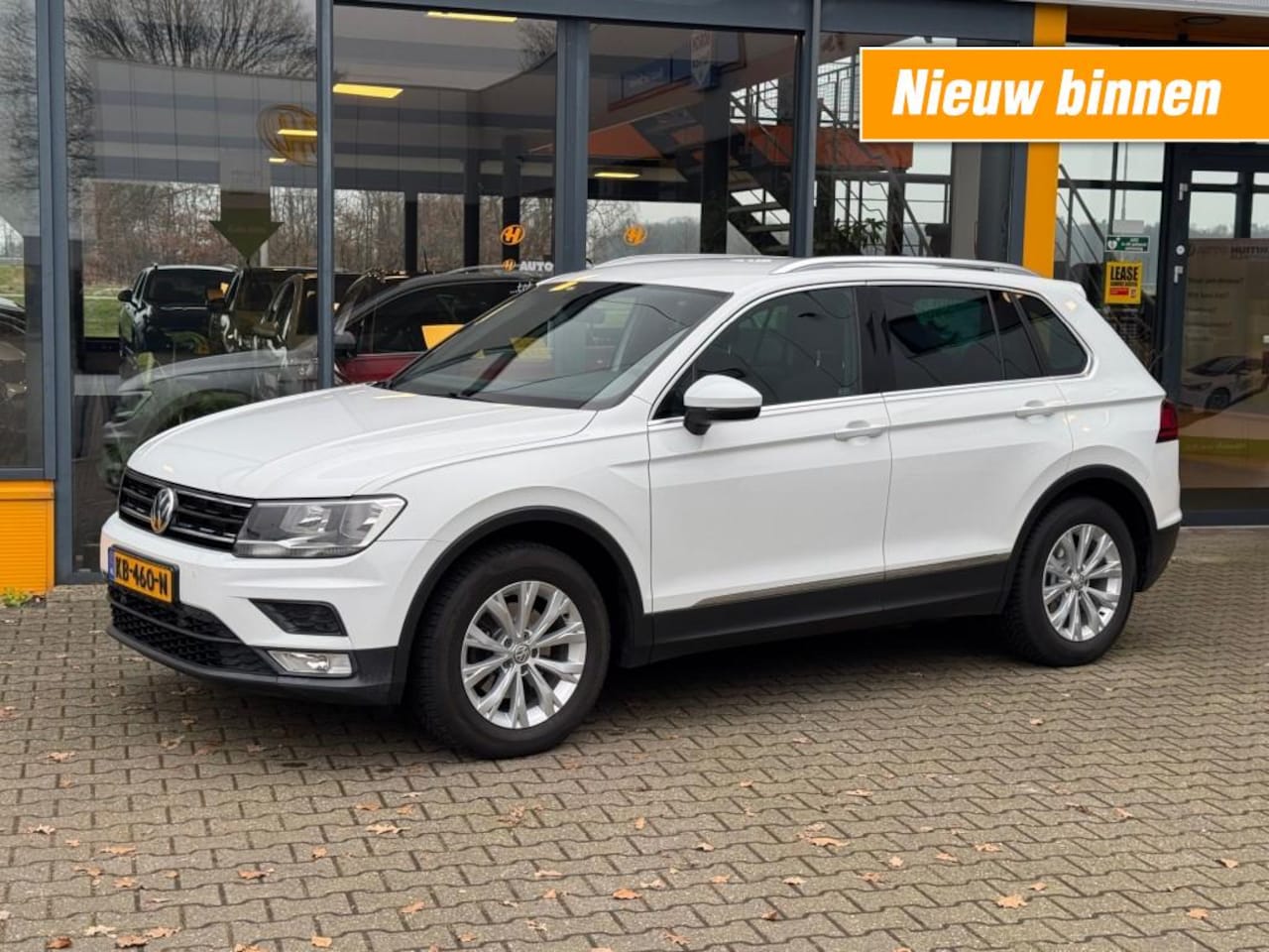 Volkswagen Tiguan - 1.4 TSI 150 pk DSG  Connected Series - stoelverwarming - navi - AutoWereld.nl