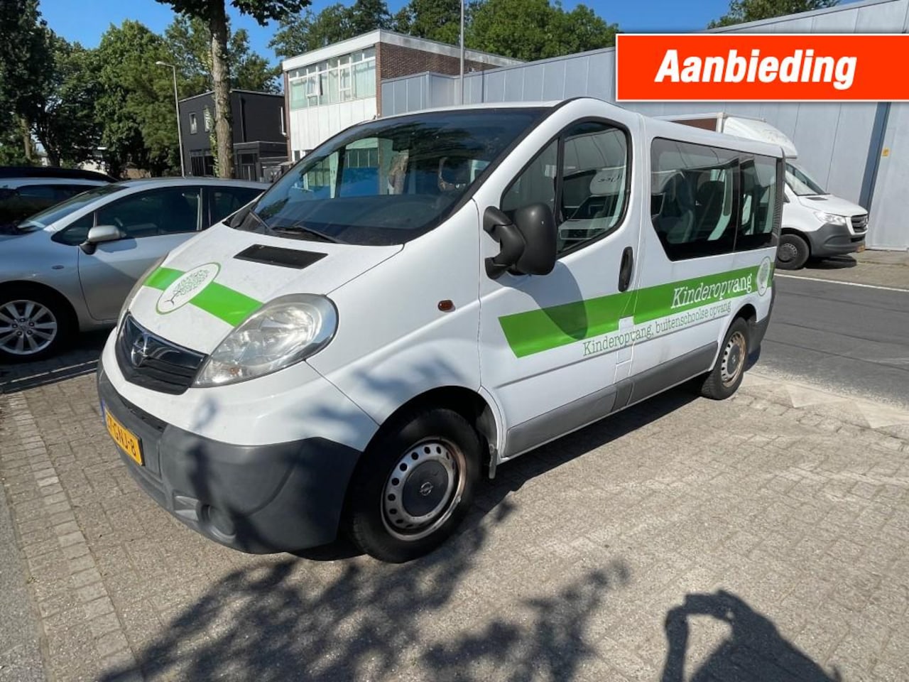 Opel Vivaro Combi - Combi 2.0 CDTI L1H1 9 PERS MOTOR NIET 100 % - AutoWereld.nl