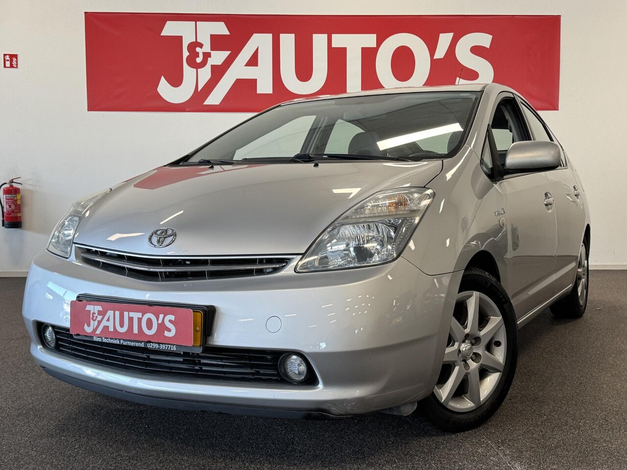 Toyota Prius - 1.5 VVT-i NAVIGATIE/CAMERA, CRUISE, ECC AIRCO - AutoWereld.nl