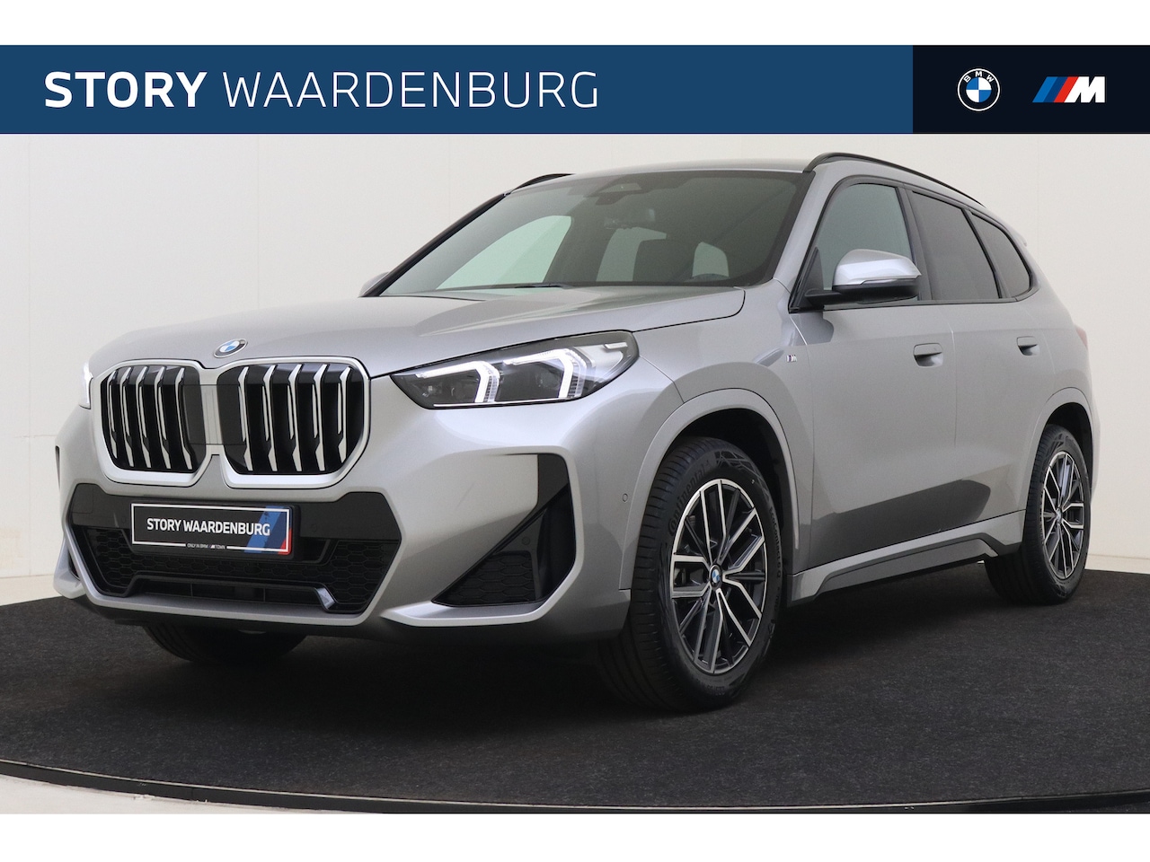 BMW X1 - sDrive18i High Executive M Sport Automaat / Trekhaak / Sportstoelen / Stoelverwarming / Pa - AutoWereld.nl