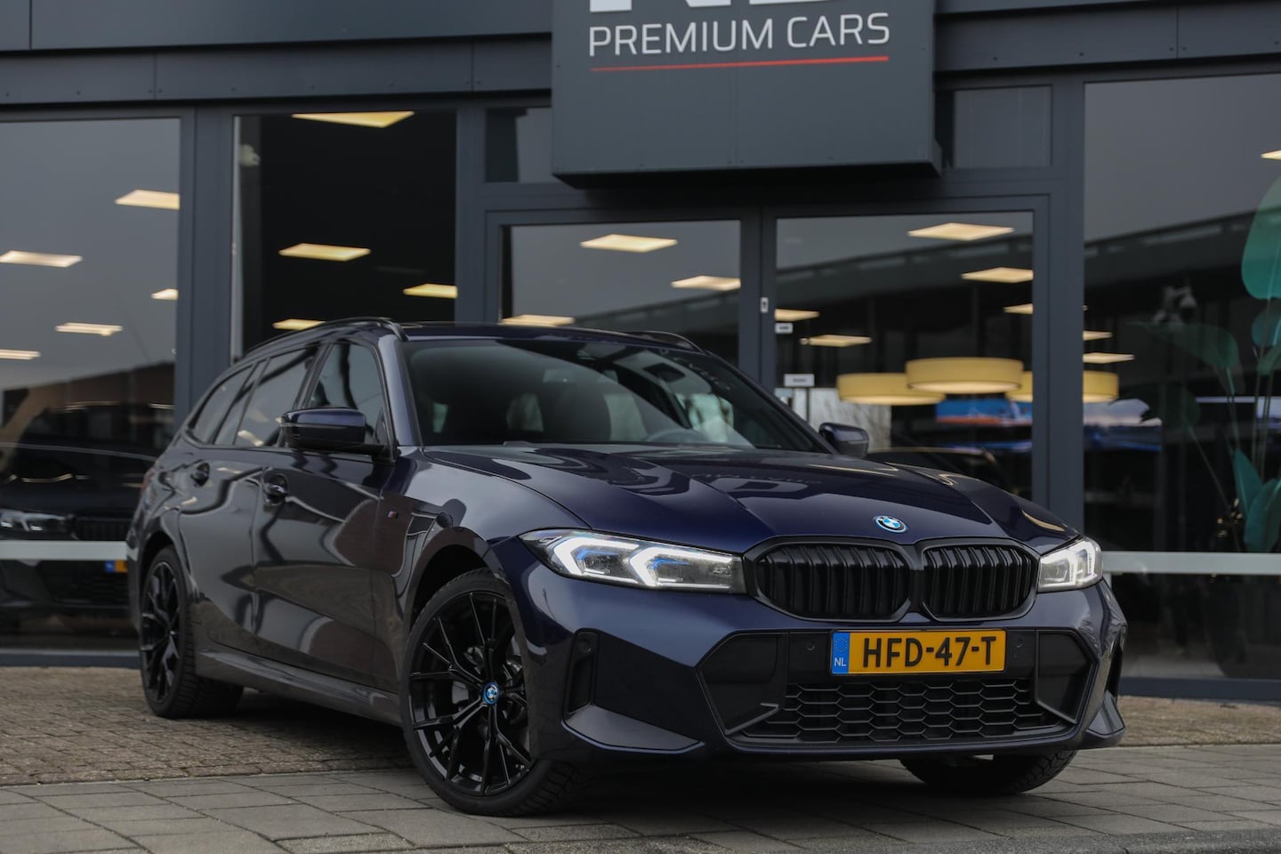 BMW 3-serie Touring - 330e xDrive | M- SPORT | Harman & Kardon | 19'' | Laserlight - AutoWereld.nl