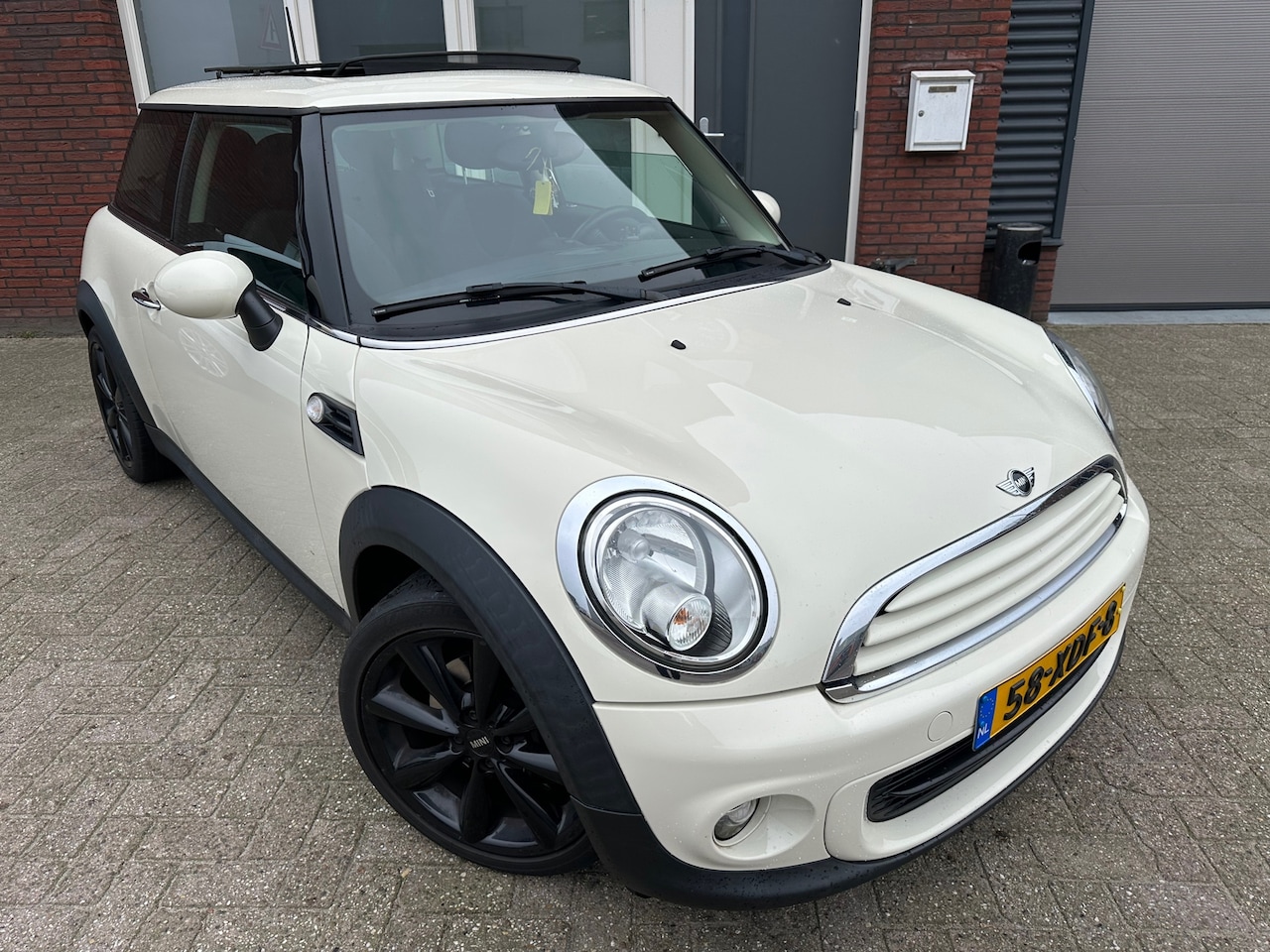 MINI One - Mini 1.6 MINIMALIST Business Line / Pano / Navi / Cruise - AutoWereld.nl