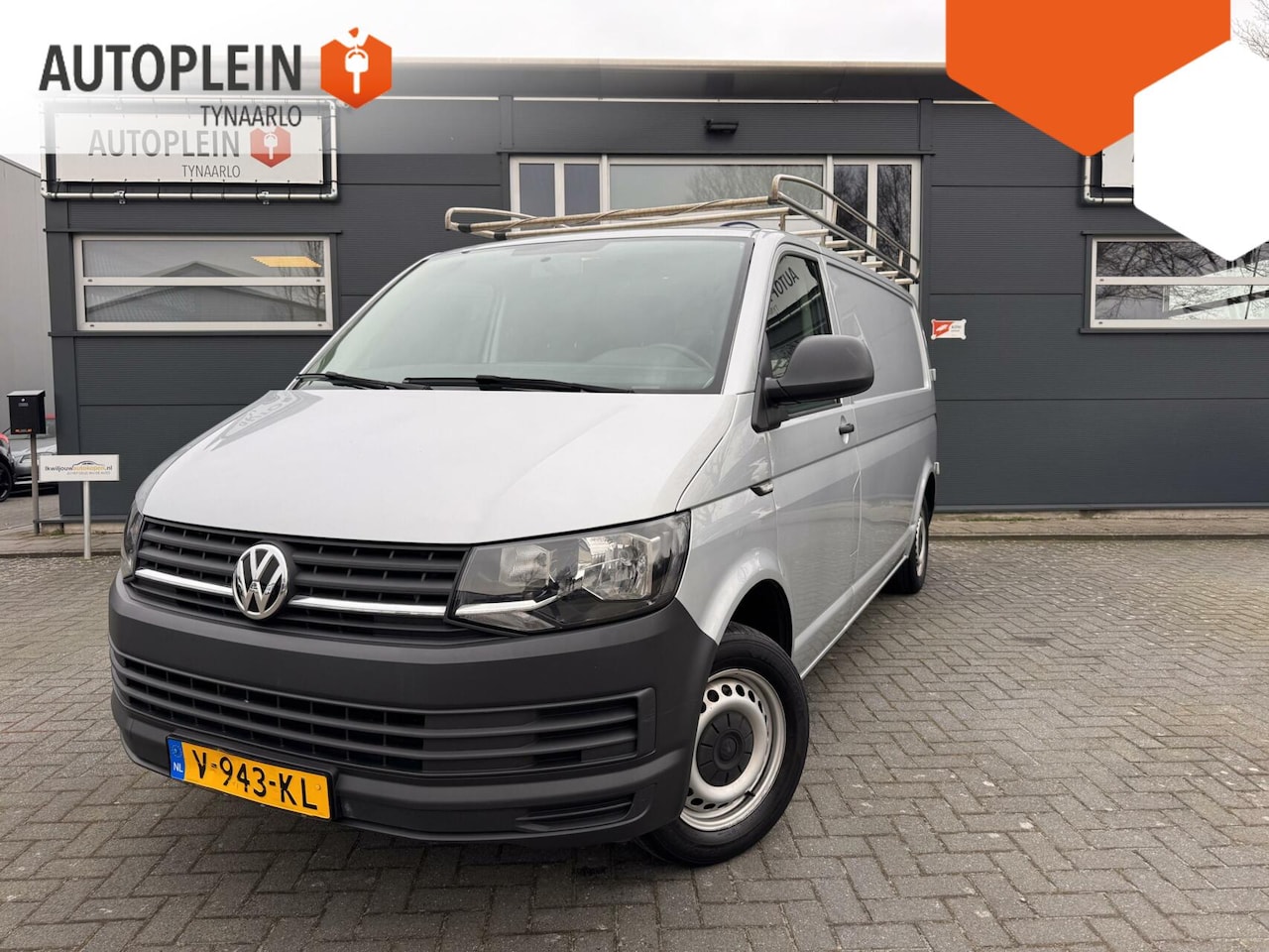 Volkswagen Transporter - 2.0 TDI L2H1 *Airco*|1e eig|Cruise|Trekhaak|Betimmerd|Excl.BTW - AutoWereld.nl