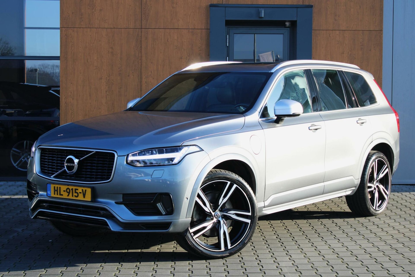 Volvo XC90 - 2.0 T8 Twin Engine R-Design | Trekhaak | Netjes - AutoWereld.nl