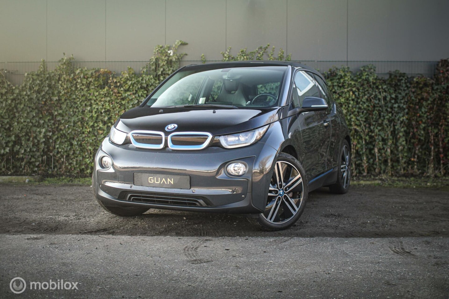 BMW i3 - Basis Comfort 22 kWh | Glasdak | Led | NAP | - AutoWereld.nl