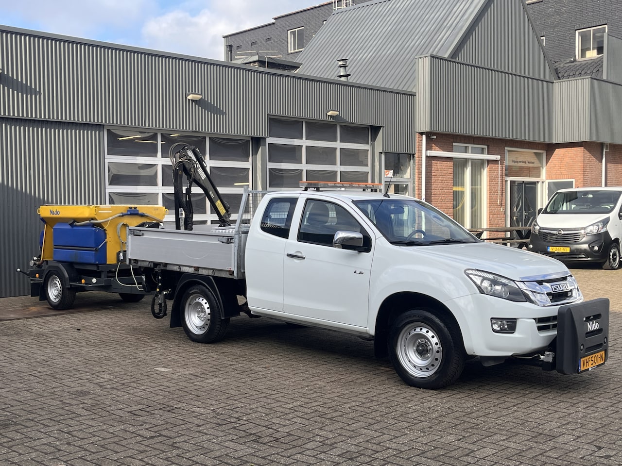 Isuzu D-Max - 2.5 Cab 4x4 Haib 013 laadkraan Airco Cruise controle Trekhaak 3500kg trekhaak Pick-up p-up - AutoWereld.nl