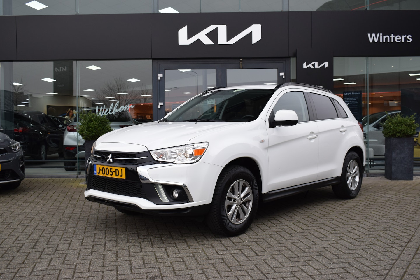 Mitsubishi ASX - 1.6i-16V ISG Intense ECC Cr.Control Navi+Camera+BT Keyless Stoelverw. Trekhaak LED 8jr.Gar - AutoWereld.nl