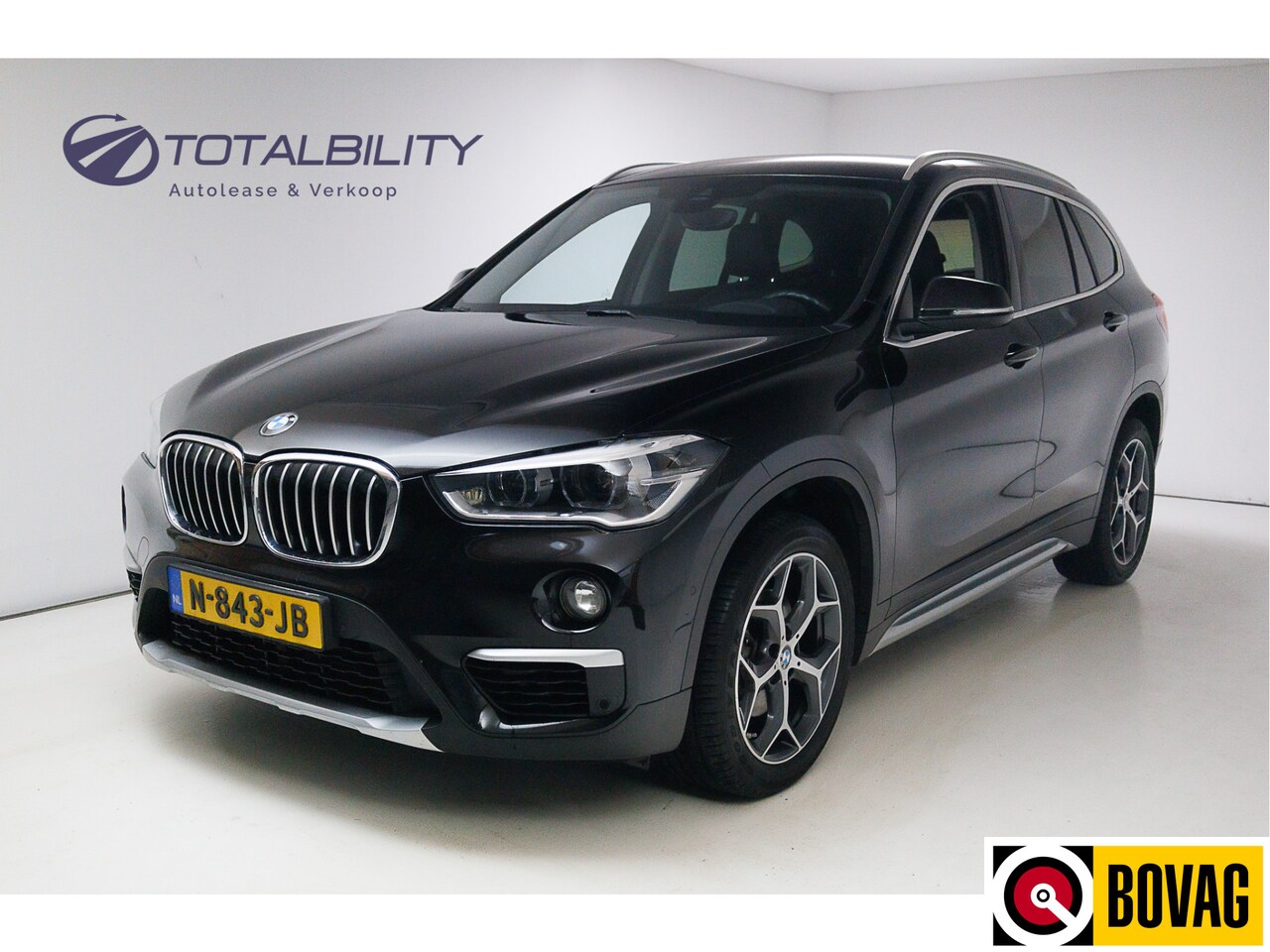 BMW X1 - sDrive18i High Executive X-Line 141 PK | Trekhaak | Stoelverwarming | Navigatie Cruise con - AutoWereld.nl