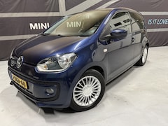 Volkswagen Up! - 1.0 high up BlueMotion.5 drs, airco, navi, cruise. Zeer mooie auto