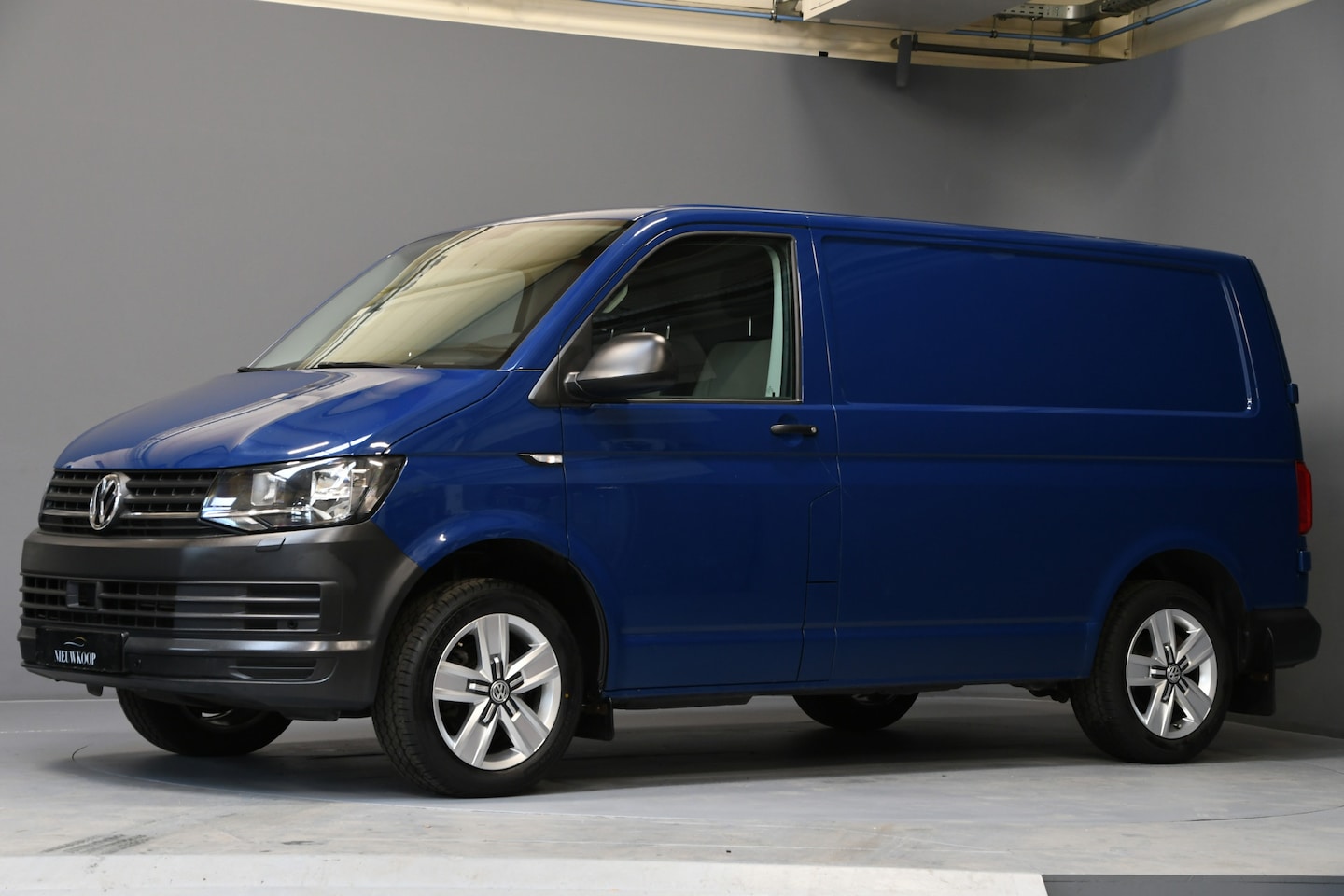 Volkswagen Transporter - 2.0 TDI L1H1 CARPLAY | AIRCO | CRUISE - AutoWereld.nl