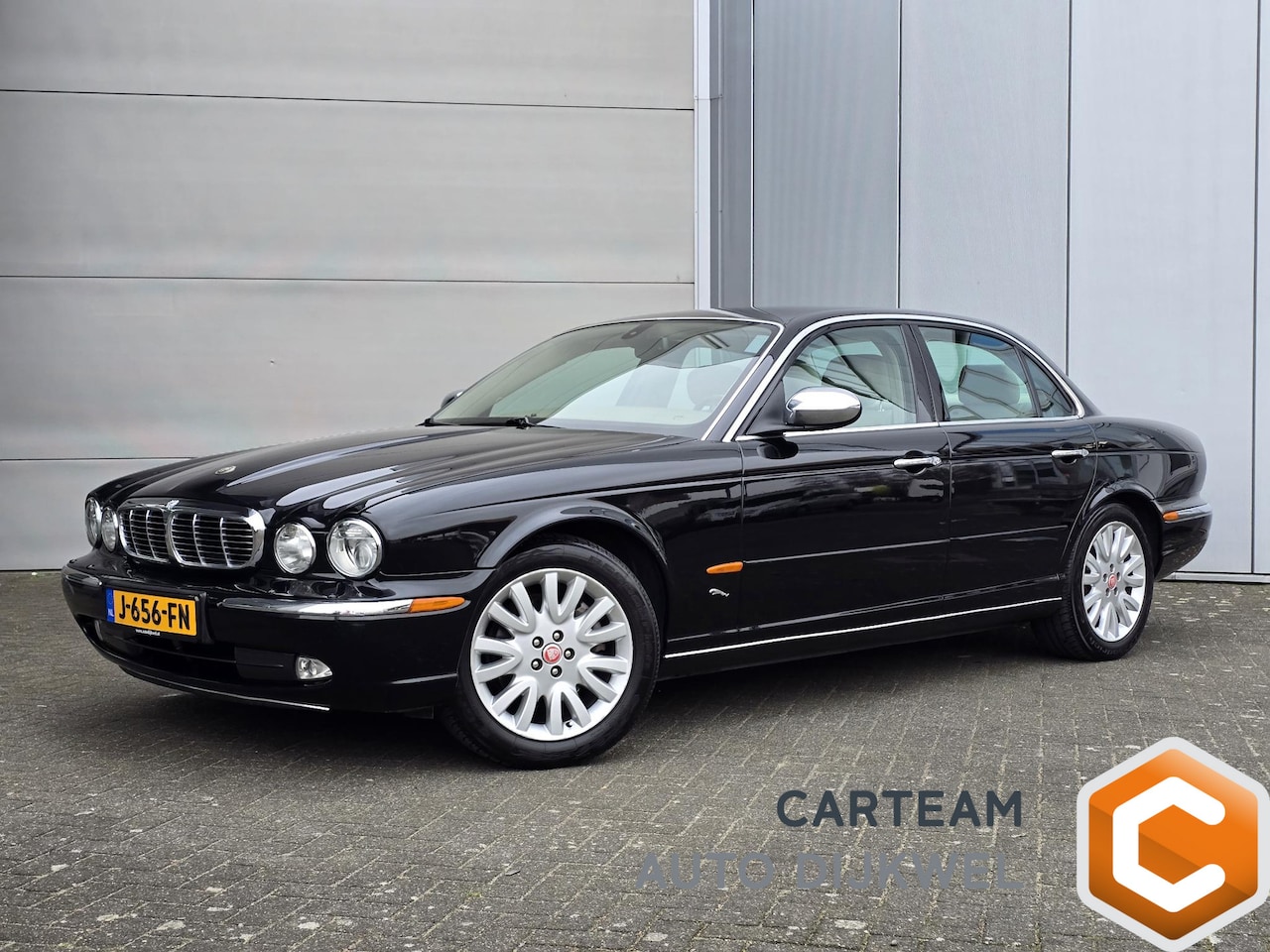 Jaguar XJ - 4.2 V8 Executive Youngtimer - AutoWereld.nl