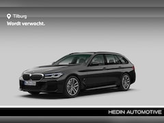 BMW 5-serie Touring - 520i High Executive | Head-Up Display | Laserlight | Glazen Panoramadak | High Executive |