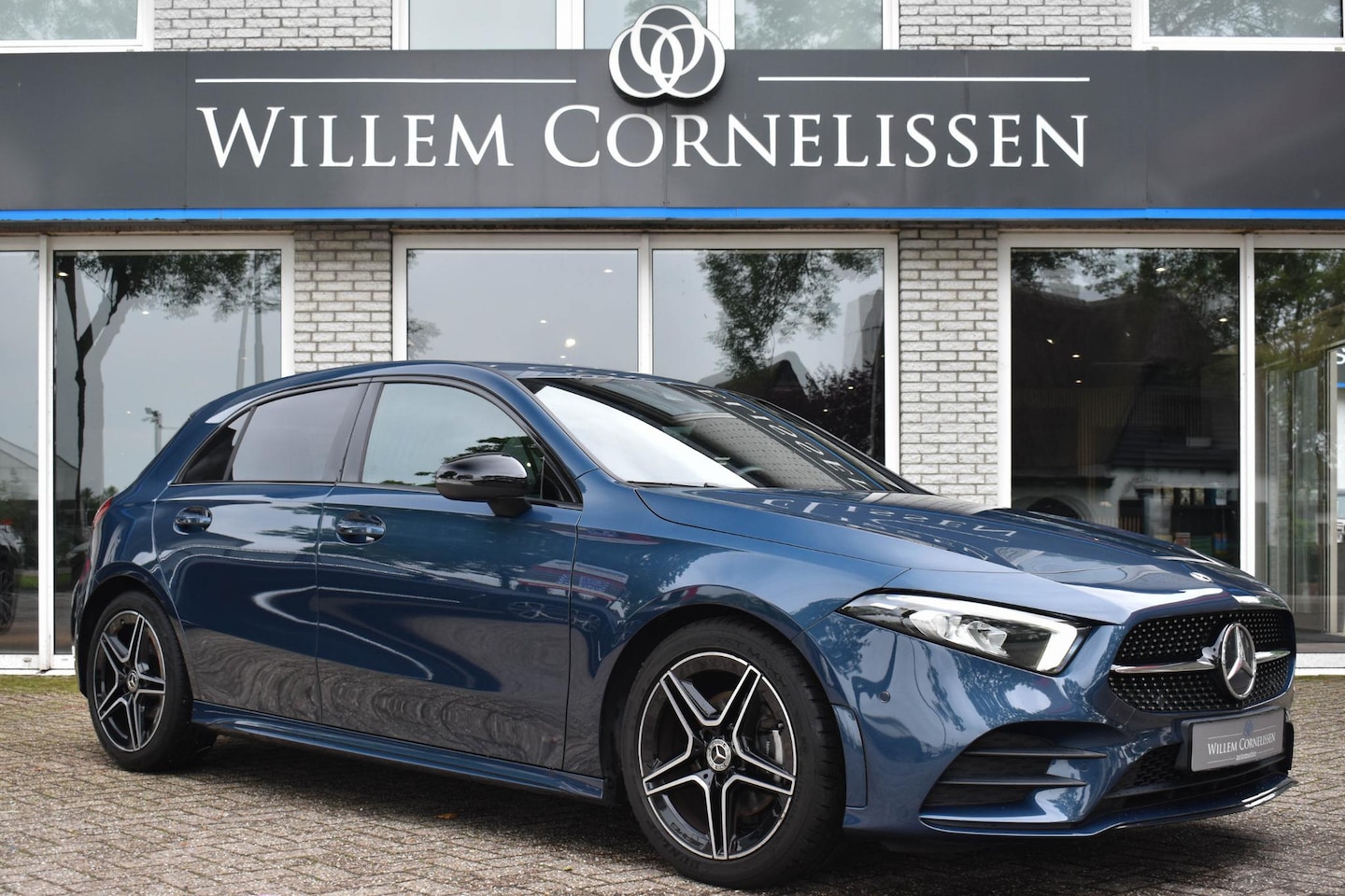 Mercedes-Benz A-klasse - 180 Business Solution AMG LED 18" Apple Carplay Ca - AutoWereld.nl