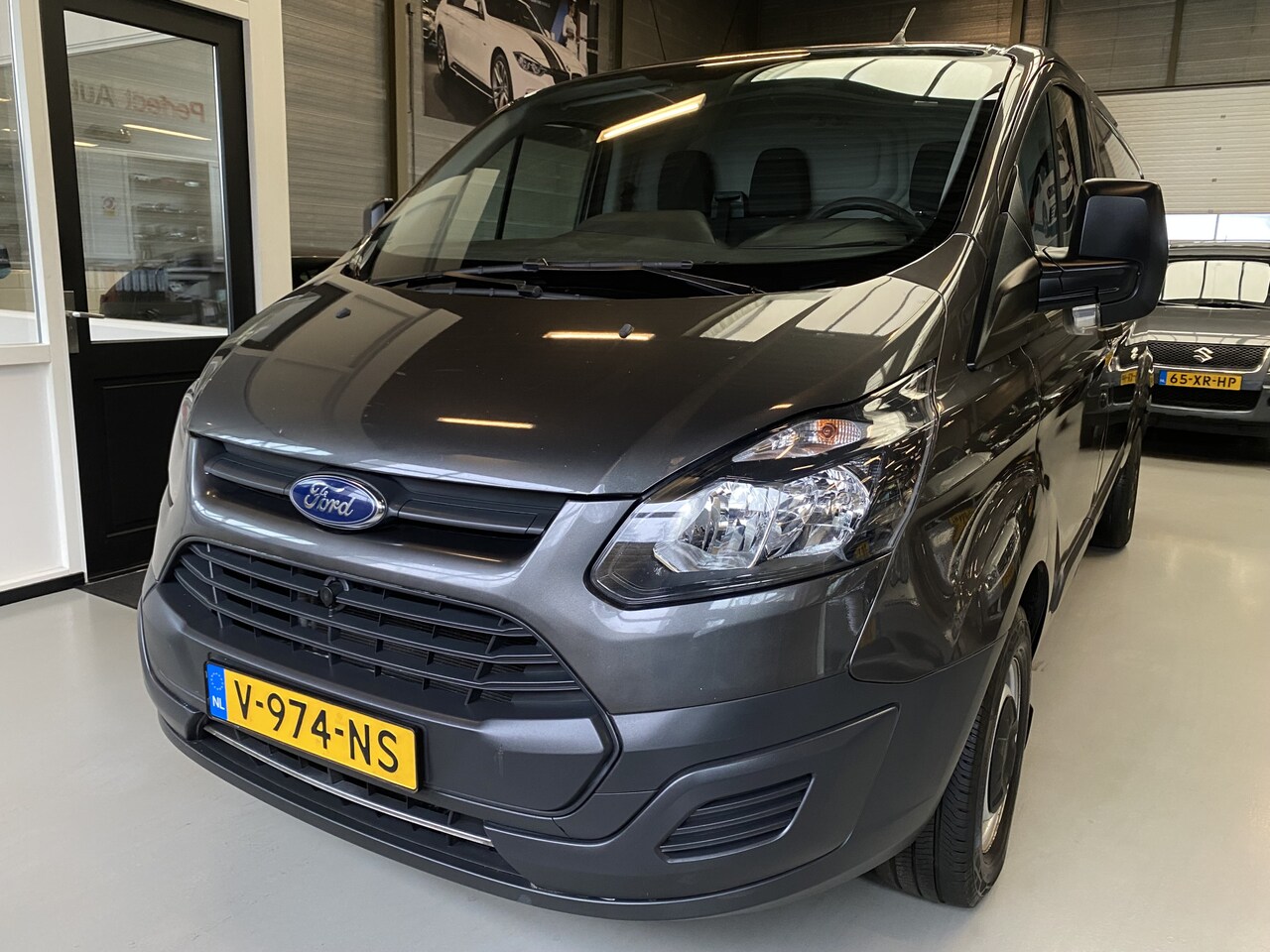 Ford Transit Custom - 290 2.0 TDCI L2H1 Euro 6, Airco, BPM Vrij - AutoWereld.nl