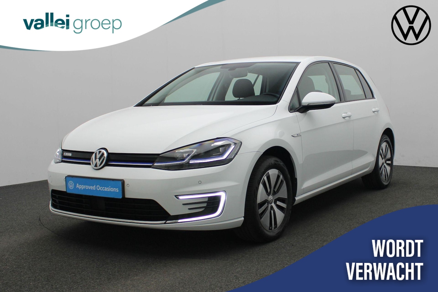 Volkswagen e-Golf - 136 pk | Navigatie | Achteruitrijcamera | Adaptive Cruise | Verwarmbare voorruit - AutoWereld.nl