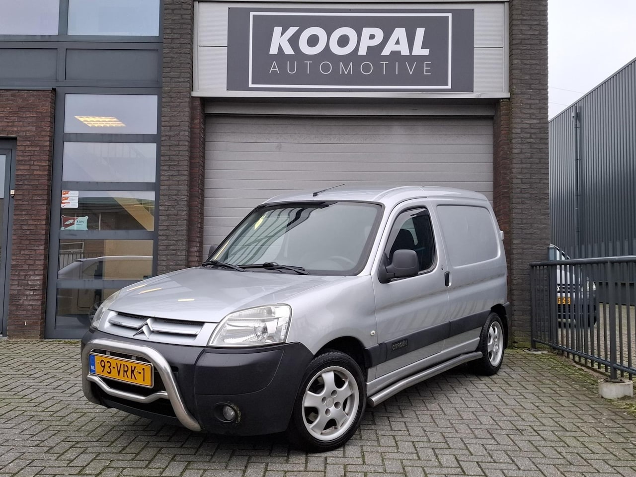 Citroën Berlingo - 1.6 HDI 600 First | Airco | Trekhaak | LMV - AutoWereld.nl