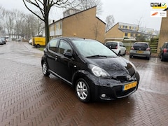 Toyota Aygo - AUTOMAAT / Navigatie / Cruise control / 5 deurs