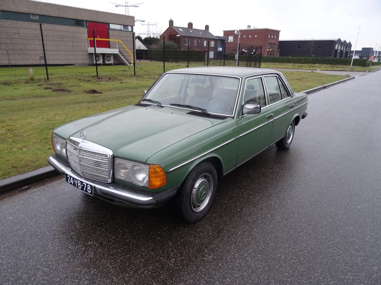 Mercedes-Benz 200-280 (W123) - 220 D 220 D - AutoWereld.nl