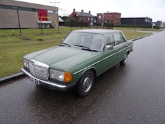 Mercedes-Benz 200-280 (W123) - 220 D