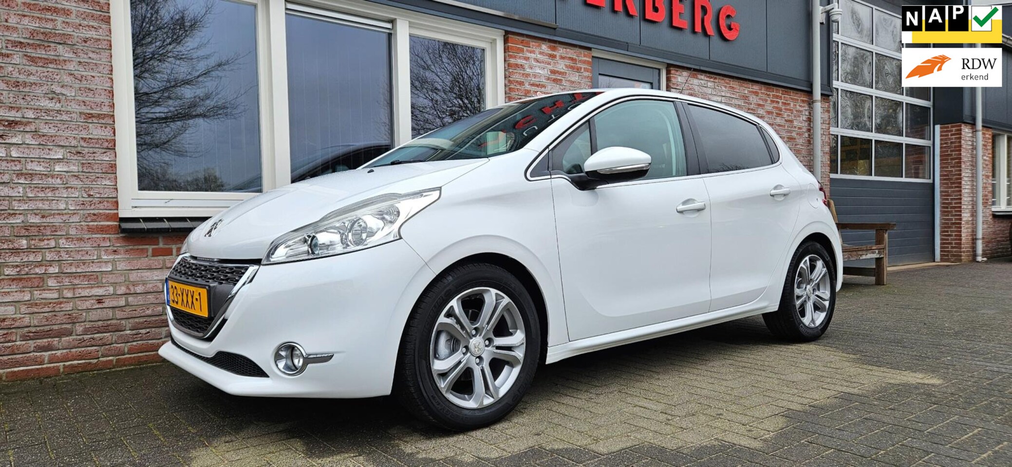 Peugeot 208 - 1.6 VTi Allure Trekhaak! PDC! Navigatie! 120PK! Airco/Clima! Cruise Control! Nette Auto! D - AutoWereld.nl