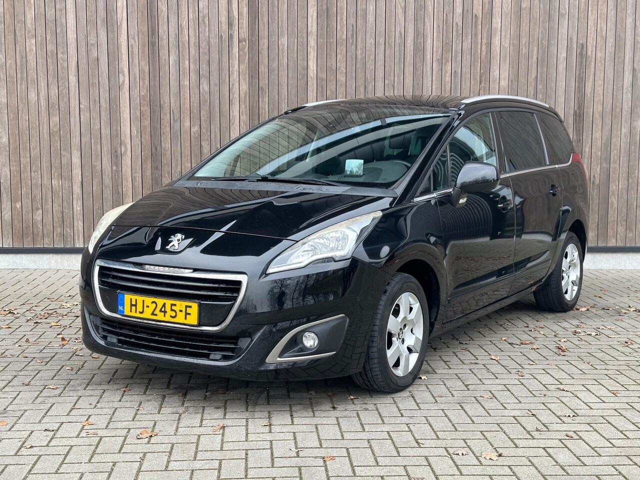 Peugeot 5008 - 1.6 BlueHDi Executive 7p | PANO | NAVI | - AutoWereld.nl