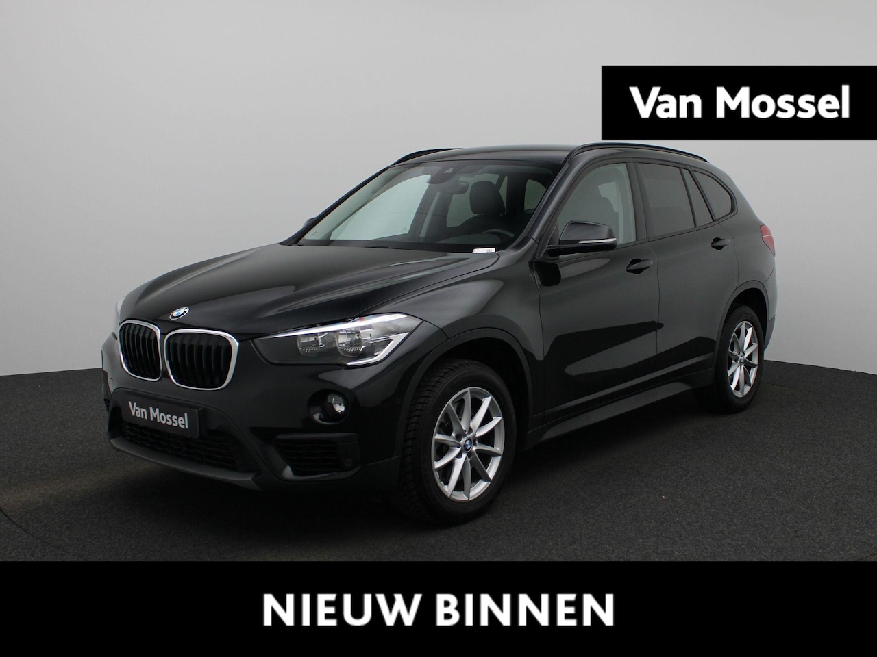 BMW X1 - sDrive20i Executive | Navigatie | Camera | Stoelverwarming | Climate Control | - AutoWereld.nl