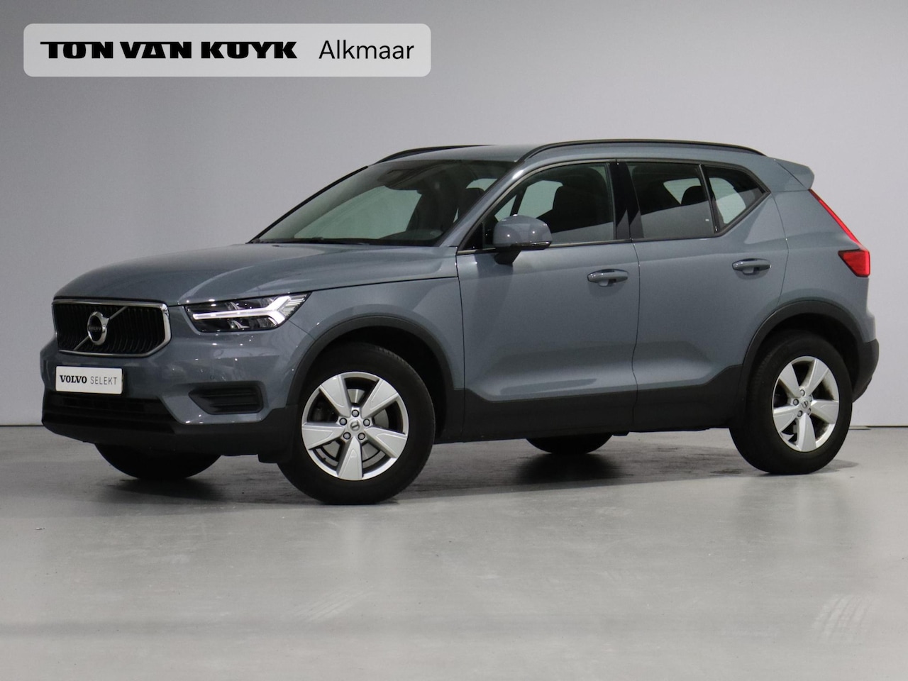 Volvo XC40 - T2 Automaat Momentum Core / Parkeercamera / Park Assist voor+achter - AutoWereld.nl