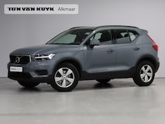 Volvo XC40 - T2 Automaat Momentum Core / Parkeercamera / Park Assist voor+achter