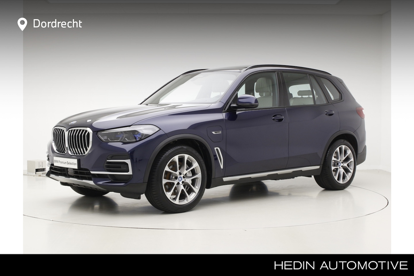 BMW X5 - xDrive45e Individual | Panorama | Trekhaak | Comfort Stoelen | Head Up | 20 inch | Laser | - AutoWereld.nl