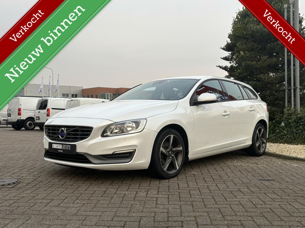 Volvo V60 - 2.0 D4 Kinetic 2.0 D4 Kinetic, Aut, 5 cilinder, 235pk, Trekhaak ! - AutoWereld.nl