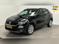 Volkswagen T-Roc - 1.5 TSI Style Business benzine automaat parkeersensoren cruisecontrol camera