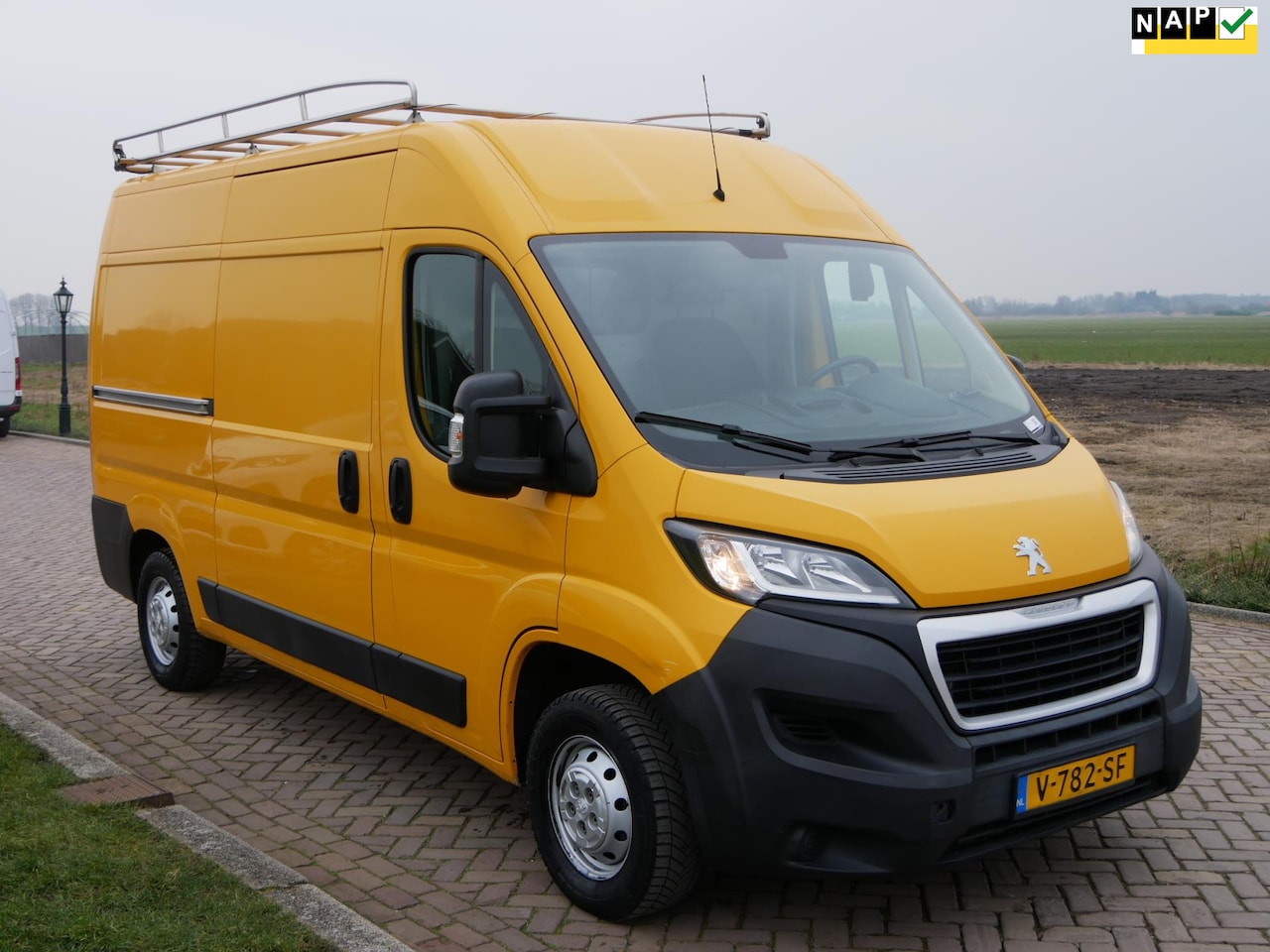 Peugeot Boxer - 335 2.0 BlueHDI 96kW L2H2 Premium AC NAVI CAMERA 3-SEATS - AutoWereld.nl