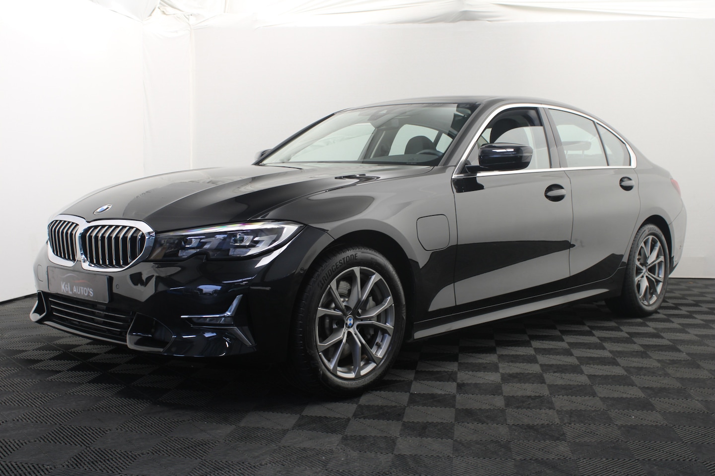 BMW 3-serie - 330e High Executive |Leder|Navi|Camera| - AutoWereld.nl